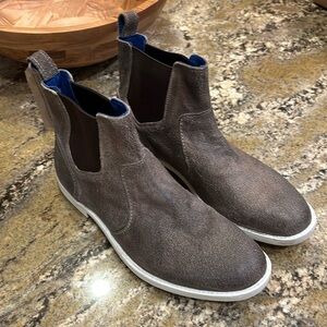 Bed Stu Vasari Men’s Chelsea boot size 9.5 NWT. Genuine suede leather